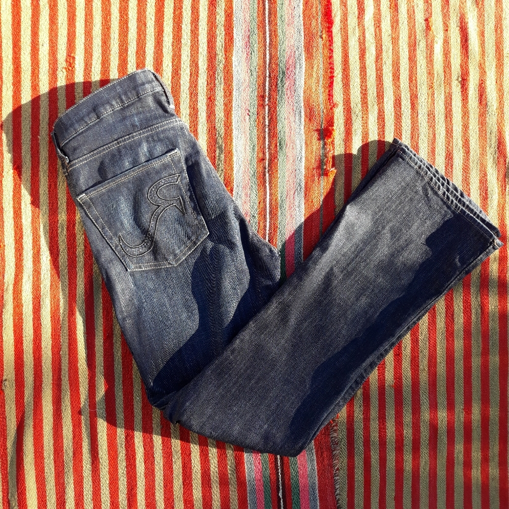 Rock & Republic Dark Wash Jeans - Picture 2 of 10